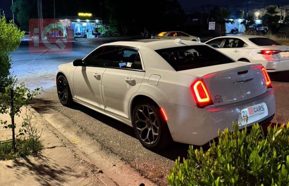 کرایسلەر 300